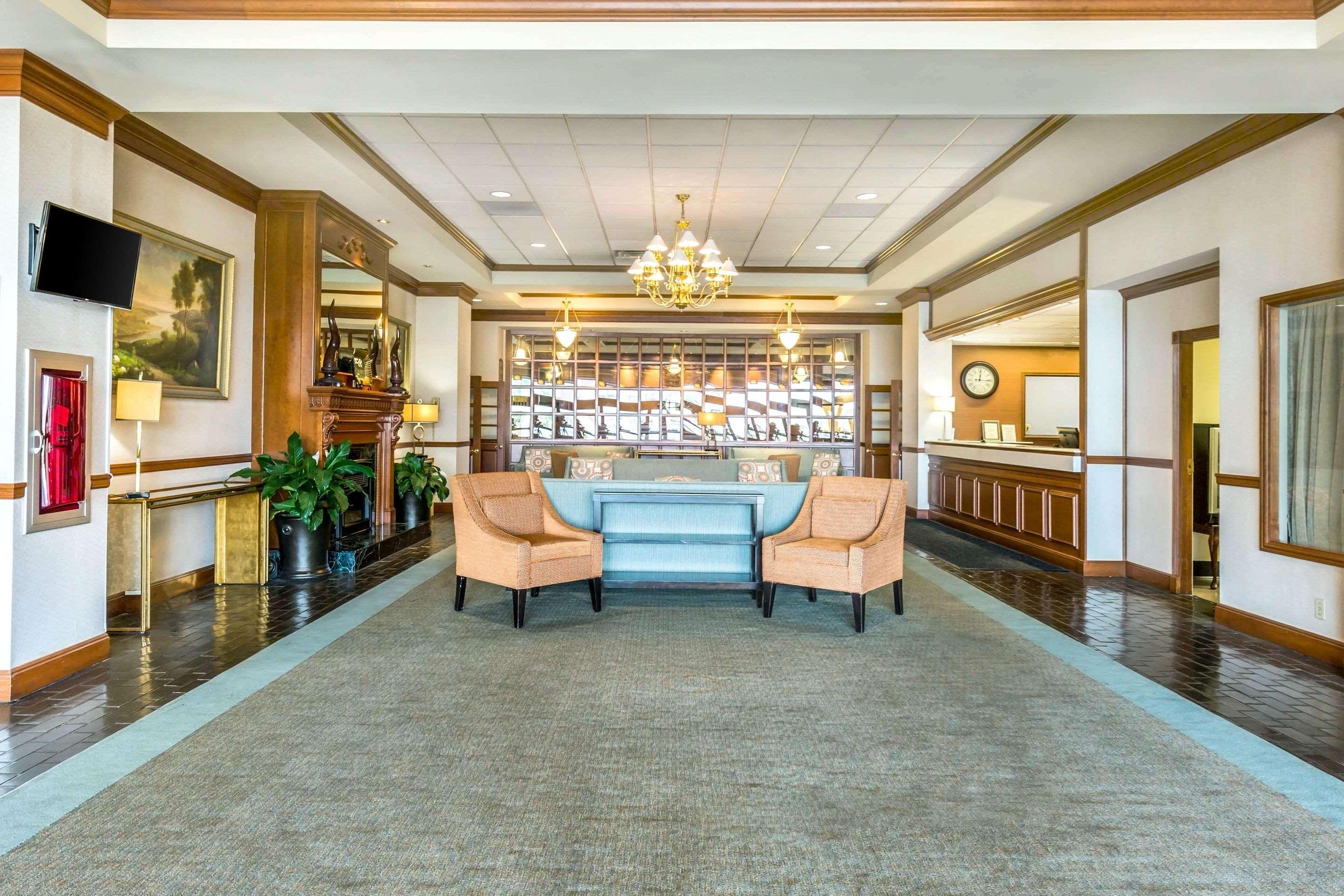 Clarion Inn Frederick Event Center Exterior foto